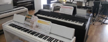 Nên học đàn Organ hay học đàn Piano